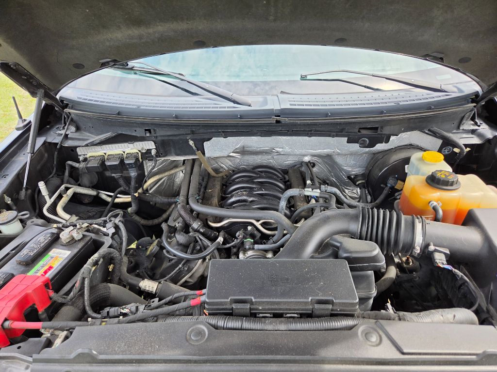 2018 Chevrolet Tahoe LS - Photo 16
